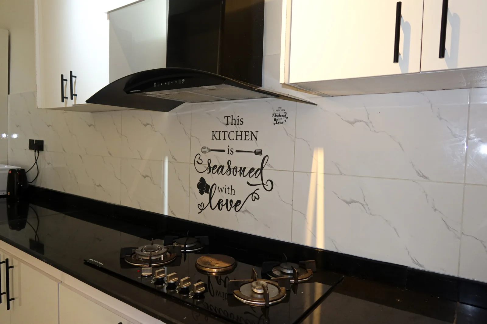 Alaska — kitchen and dining details, view 23