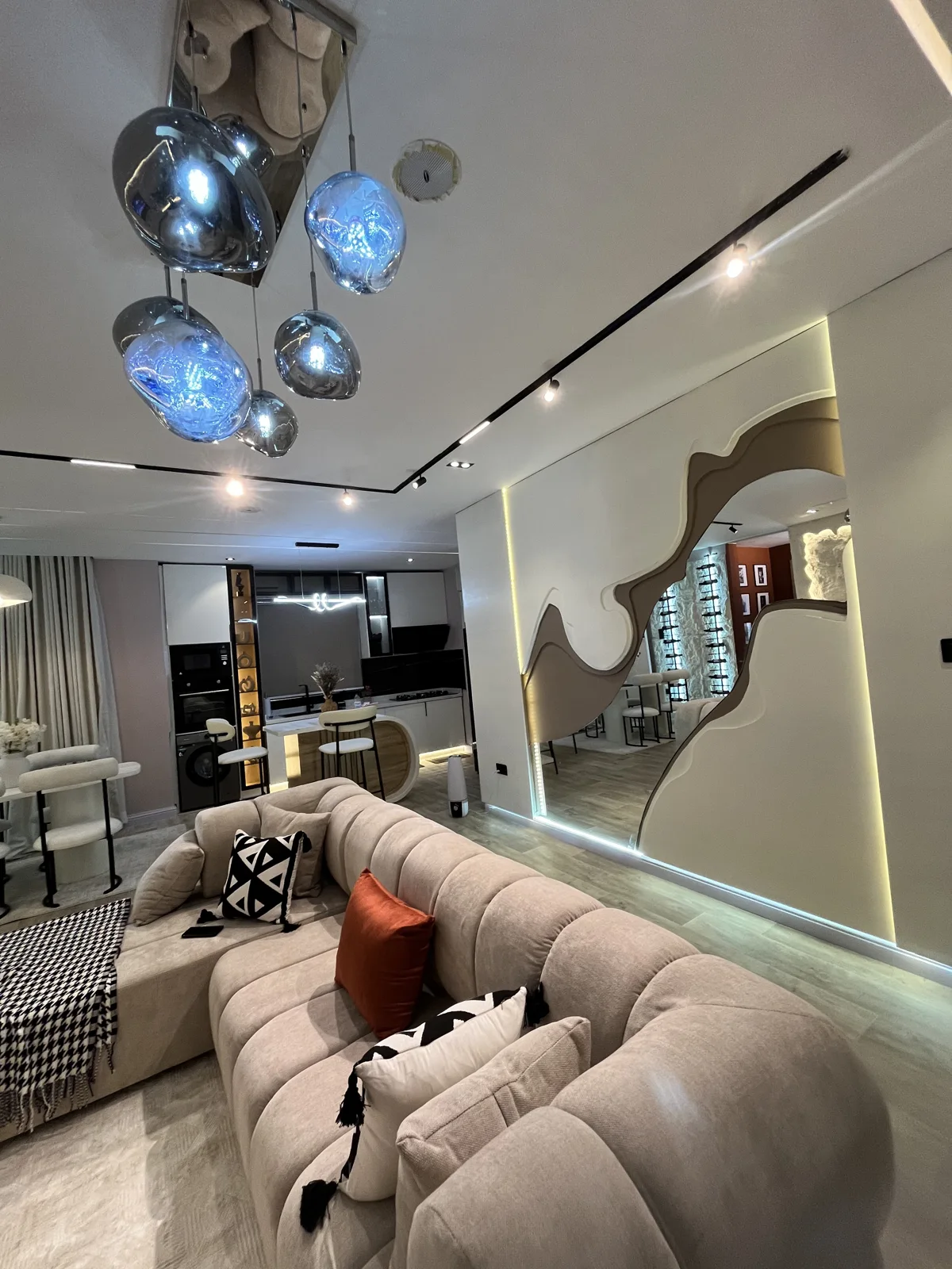 Destiny — living room, view 36