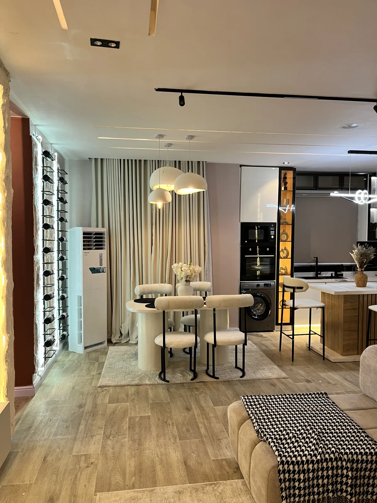 Destiny — kitchen and dining details, view 42
