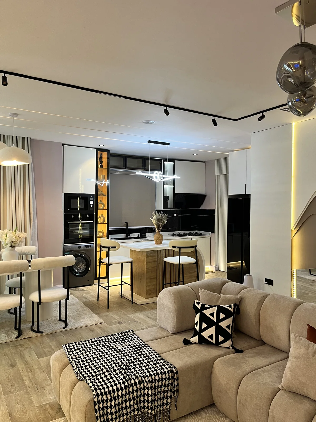 Destiny — kitchen and dining details, view 43