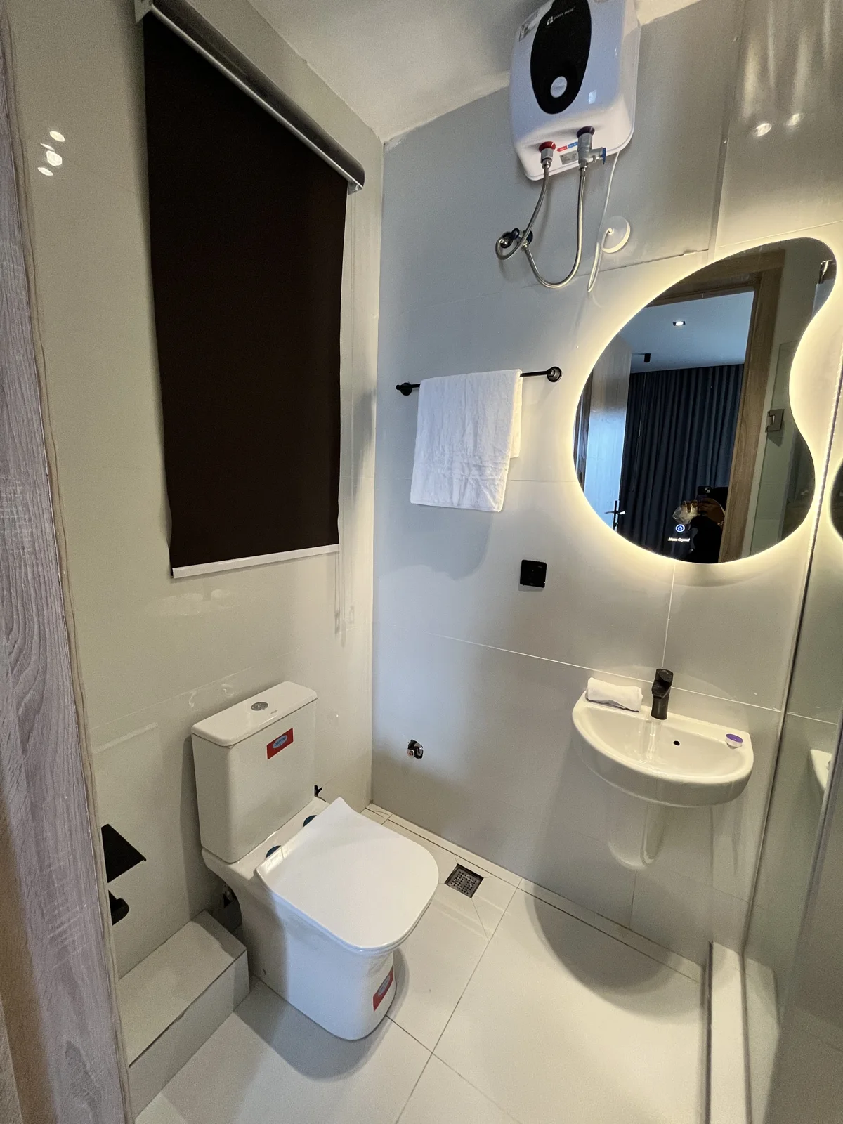 Destiny — bathroom details, view 44