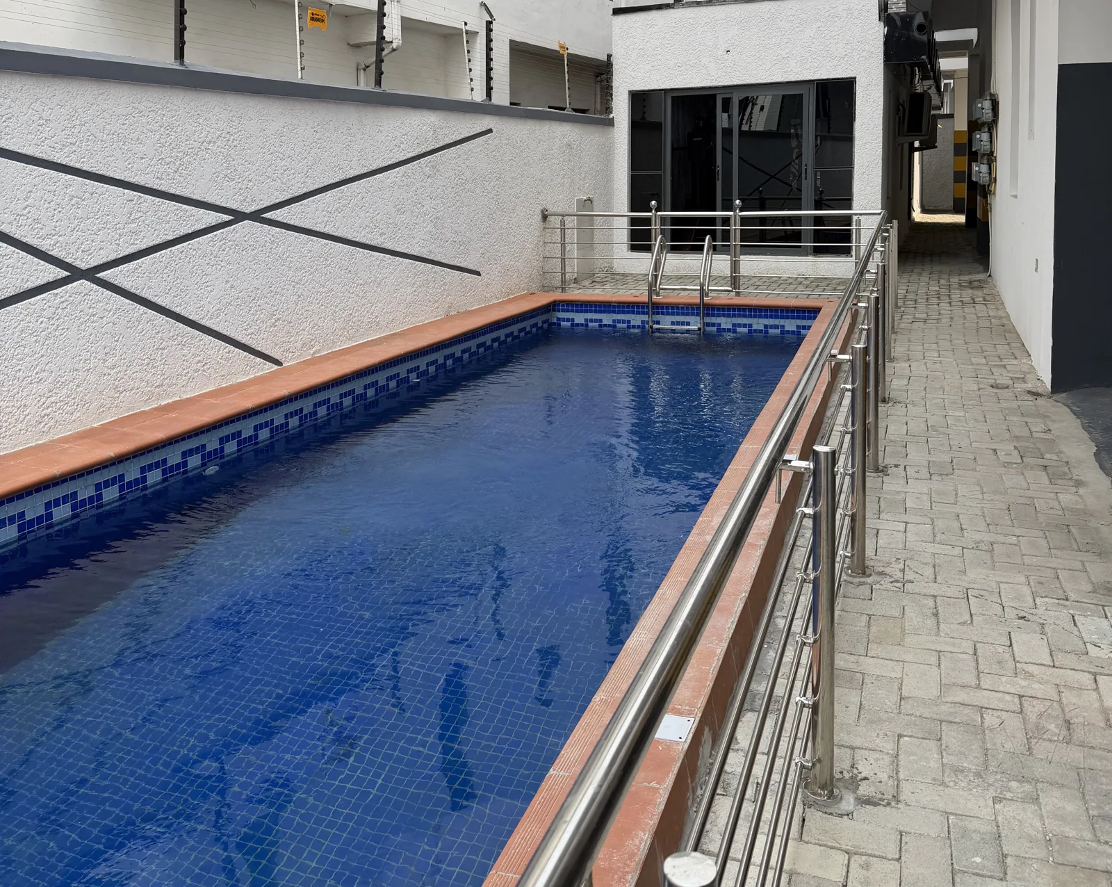 Ebony — shared swimming pool, view 74