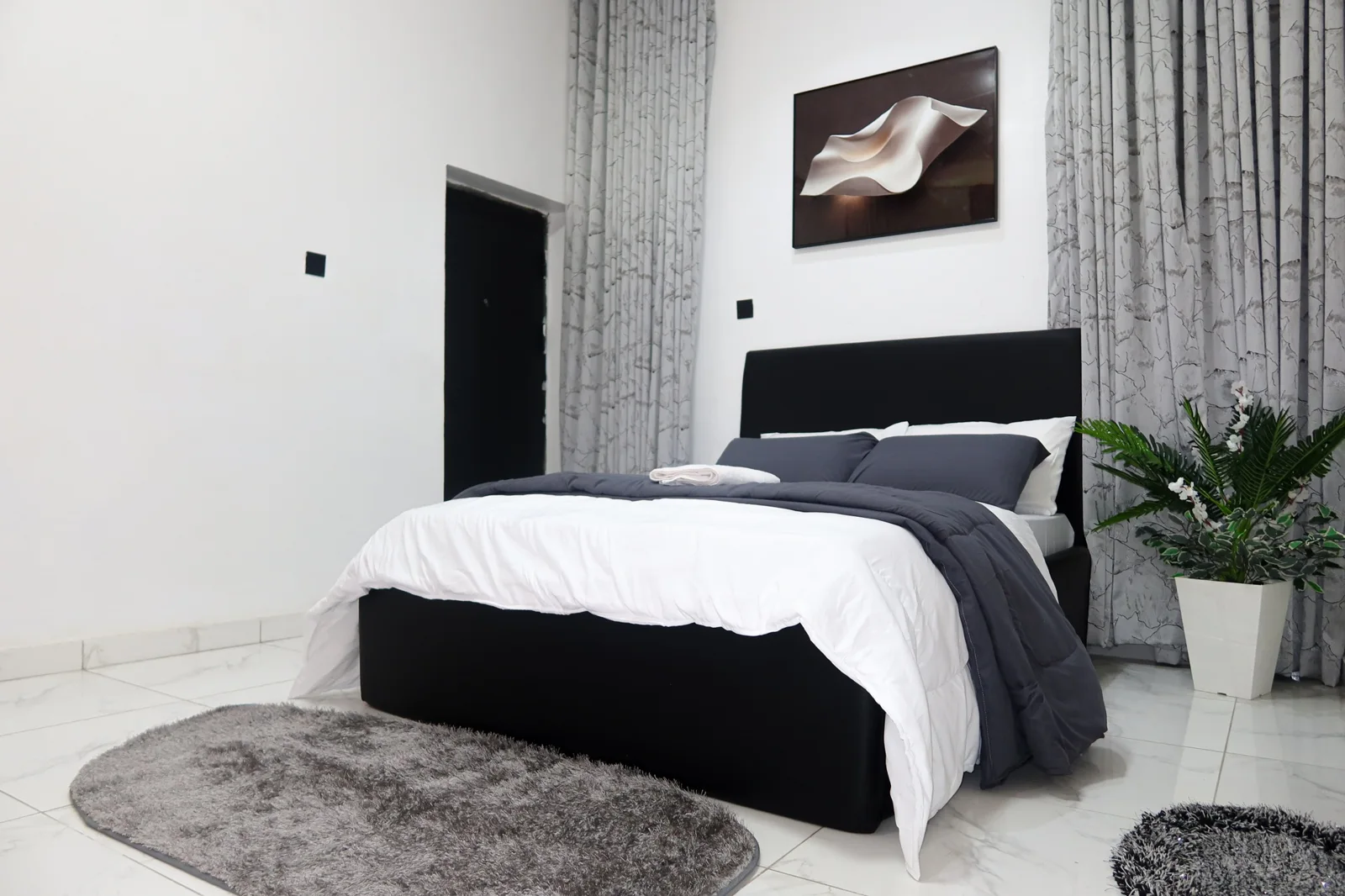 Ebony — bedroom interior, view 81