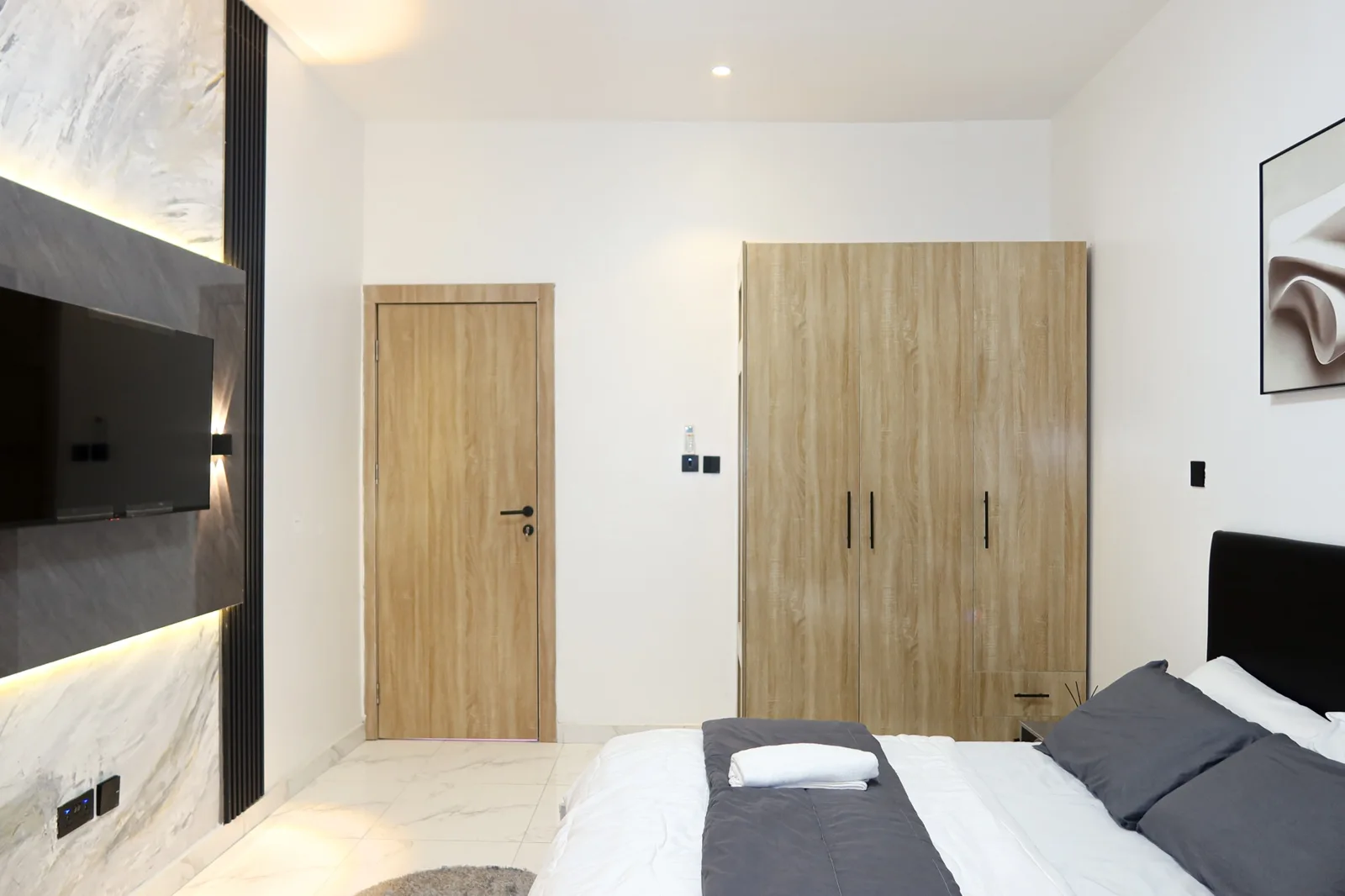 Ebony — bedroom interior, view 83