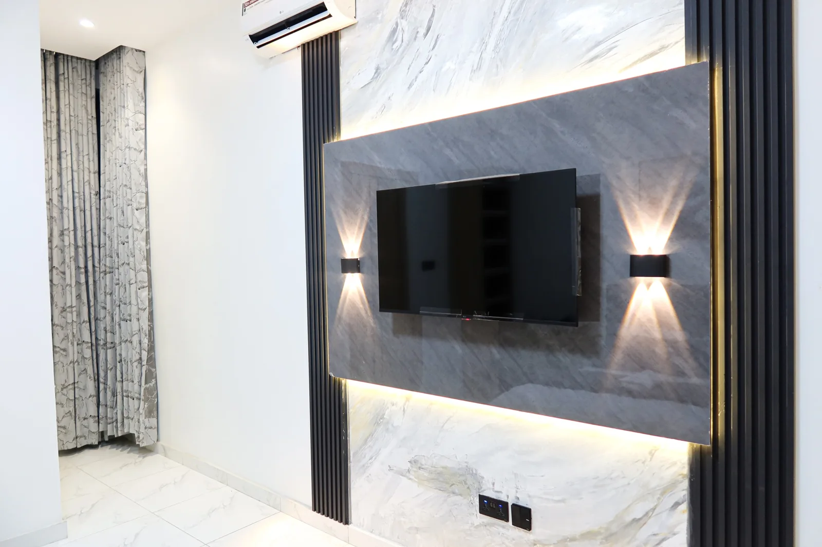 Ebony — bedroom interior, view 85