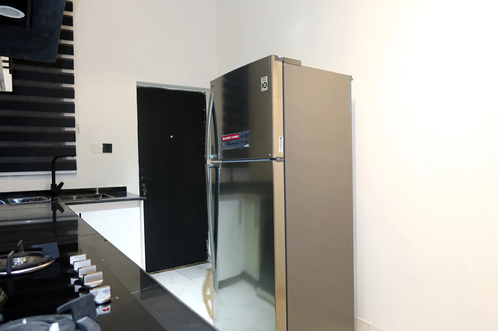 Ebony — kitchen and dining details, view 90