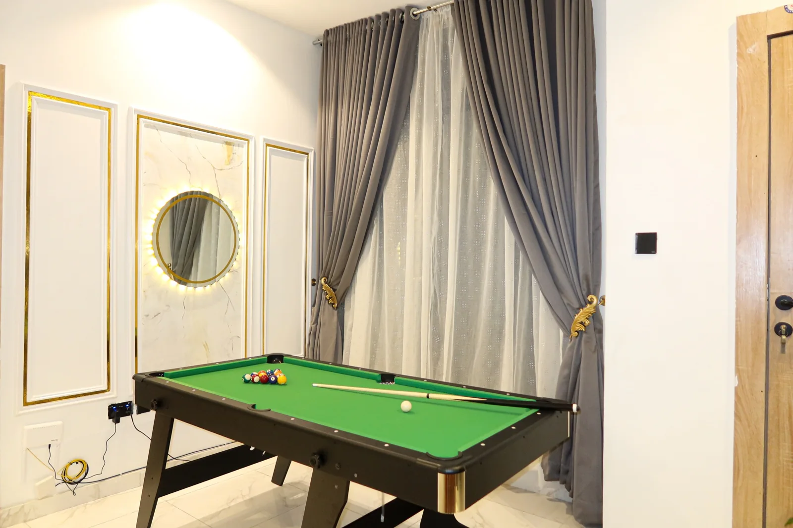 Ebony — games area, view 96