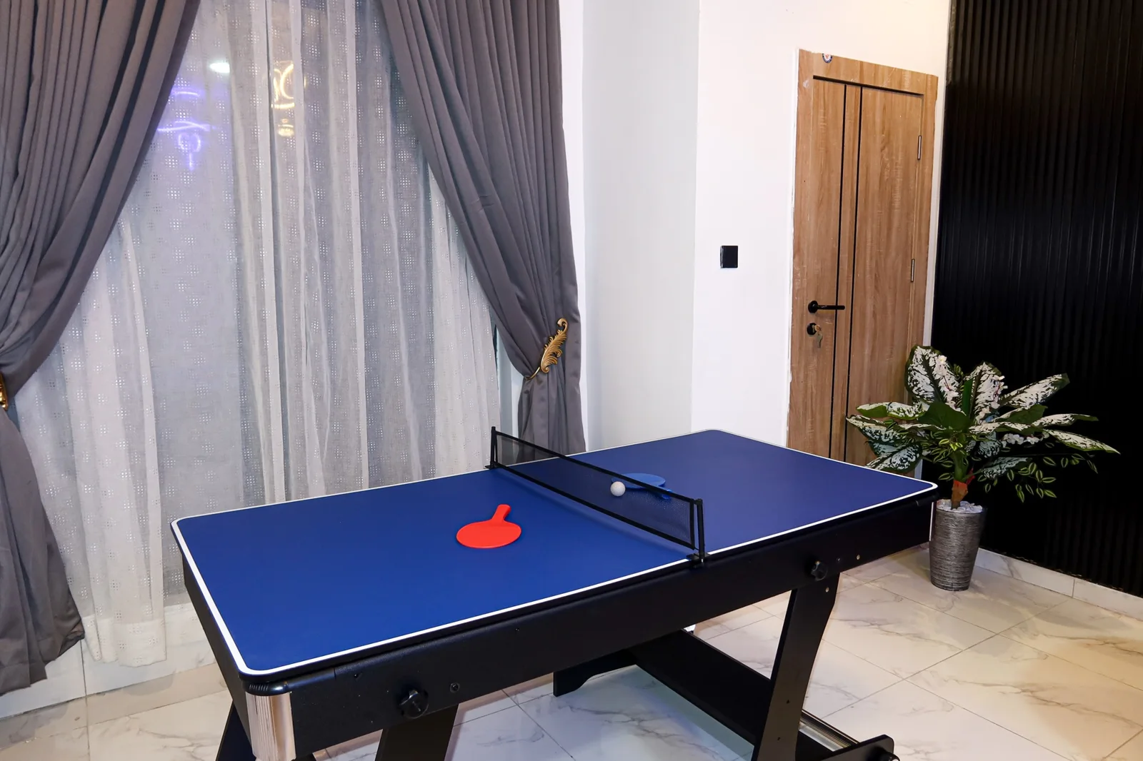Ebony — games area, view 102