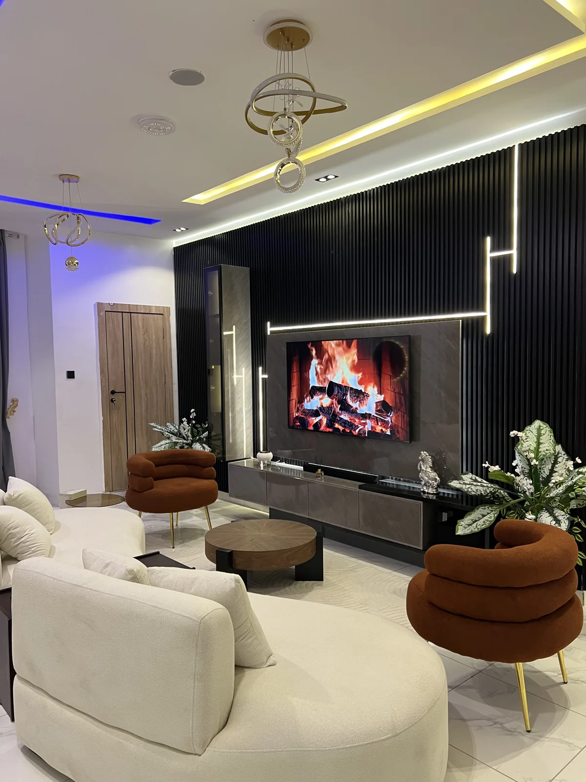 Ebony — living room, view 115