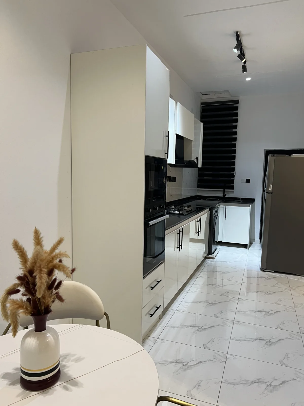Ebony — kitchen and dining details, view 116