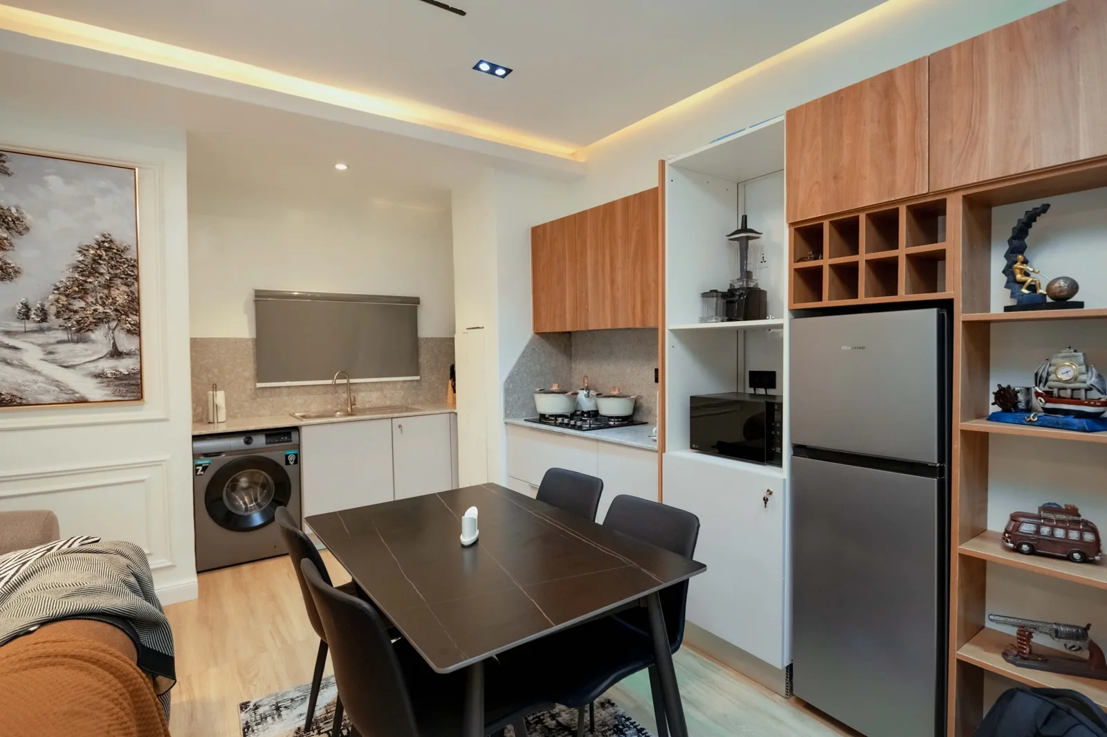 Kairo — kitchen and dining details, view 142