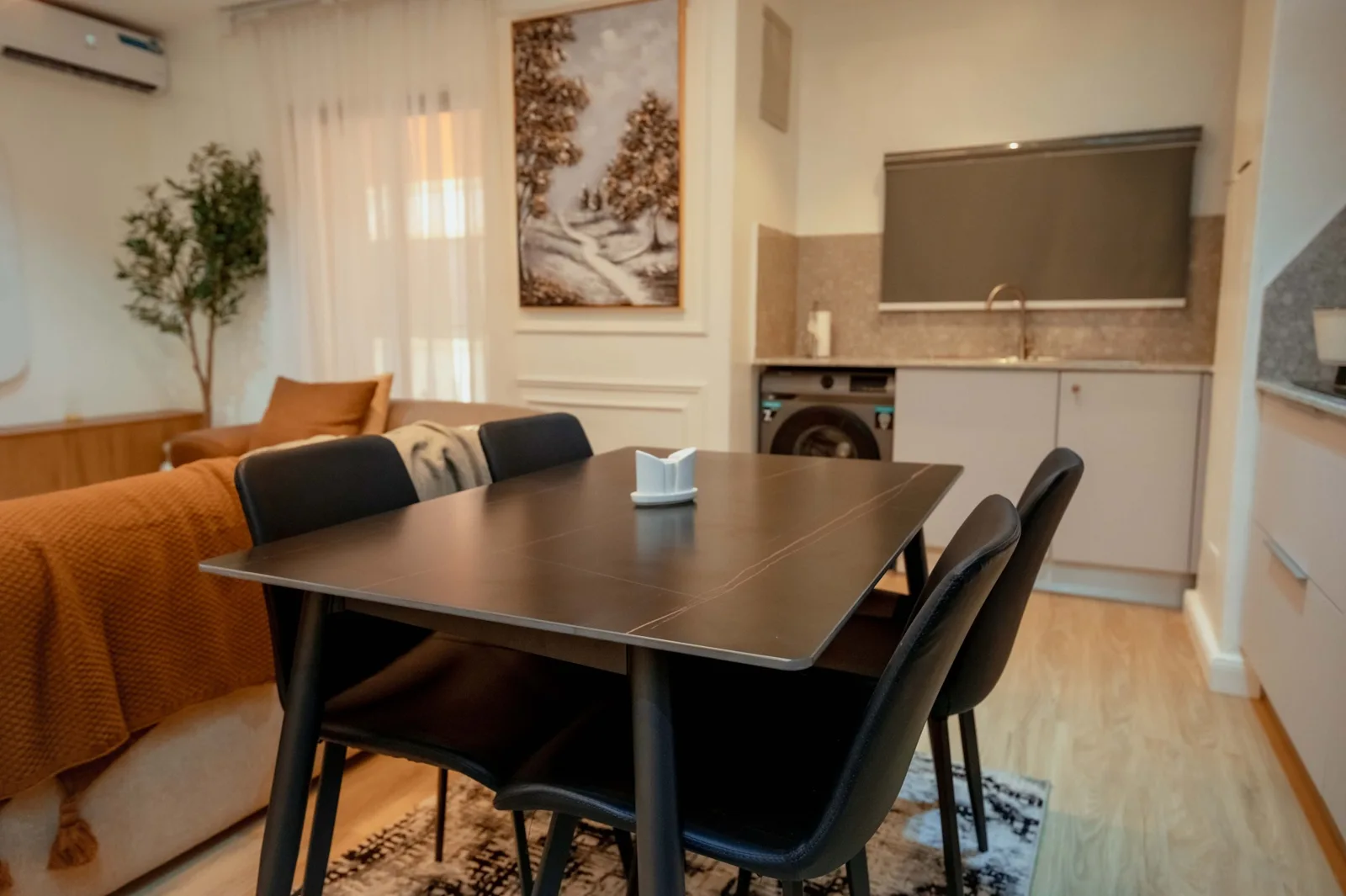 Kairo — kitchen and dining details, view 144