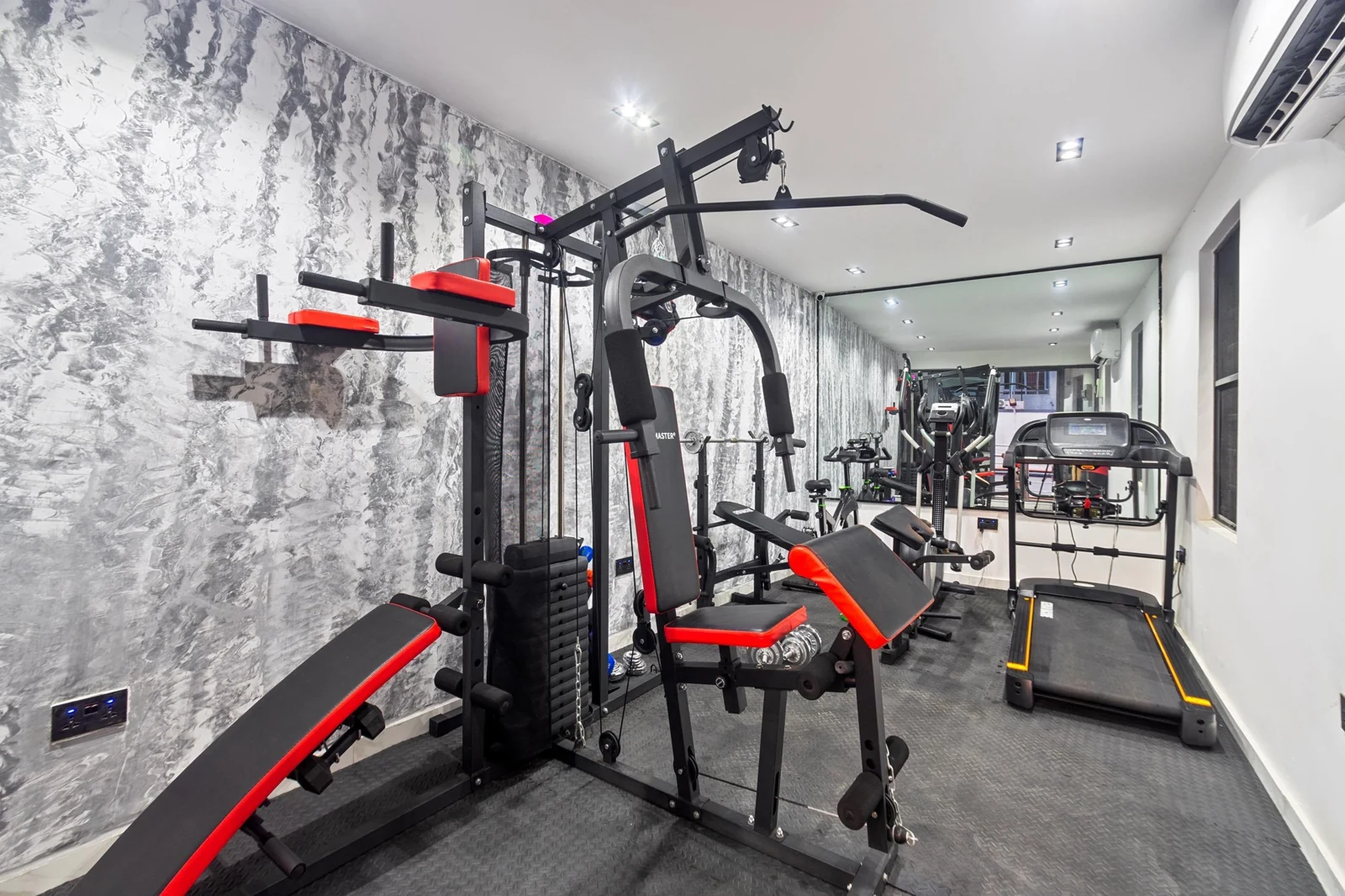 Veyra — shared gym equipment, view 184