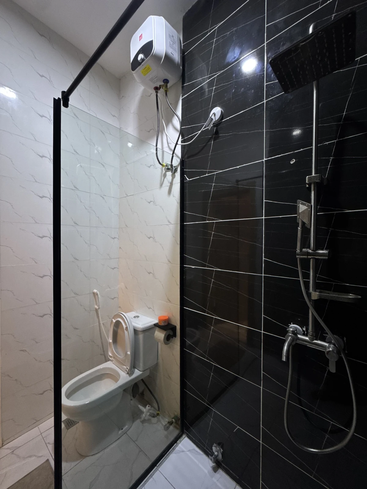 Veyra — bathroom with shower, view 190