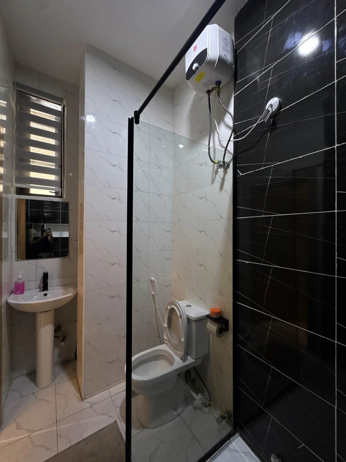 Veyra — bathroom with shower, view 191
